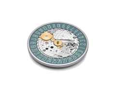 Nomos Glashütte Tangente 38 Datum "175 Years Watchmaking - Super Sardine" Handaufzug Edelstahl blaues Zifferblatt graues Textilband Glasboden – Herrenuhren Uhr mit Datum aus Edelstahl. Das Gehäuse ist rund und silber. Das Textilarmband ist grau. Das Zifferblatt ist arabisch Index und blau. – Ansicht 8