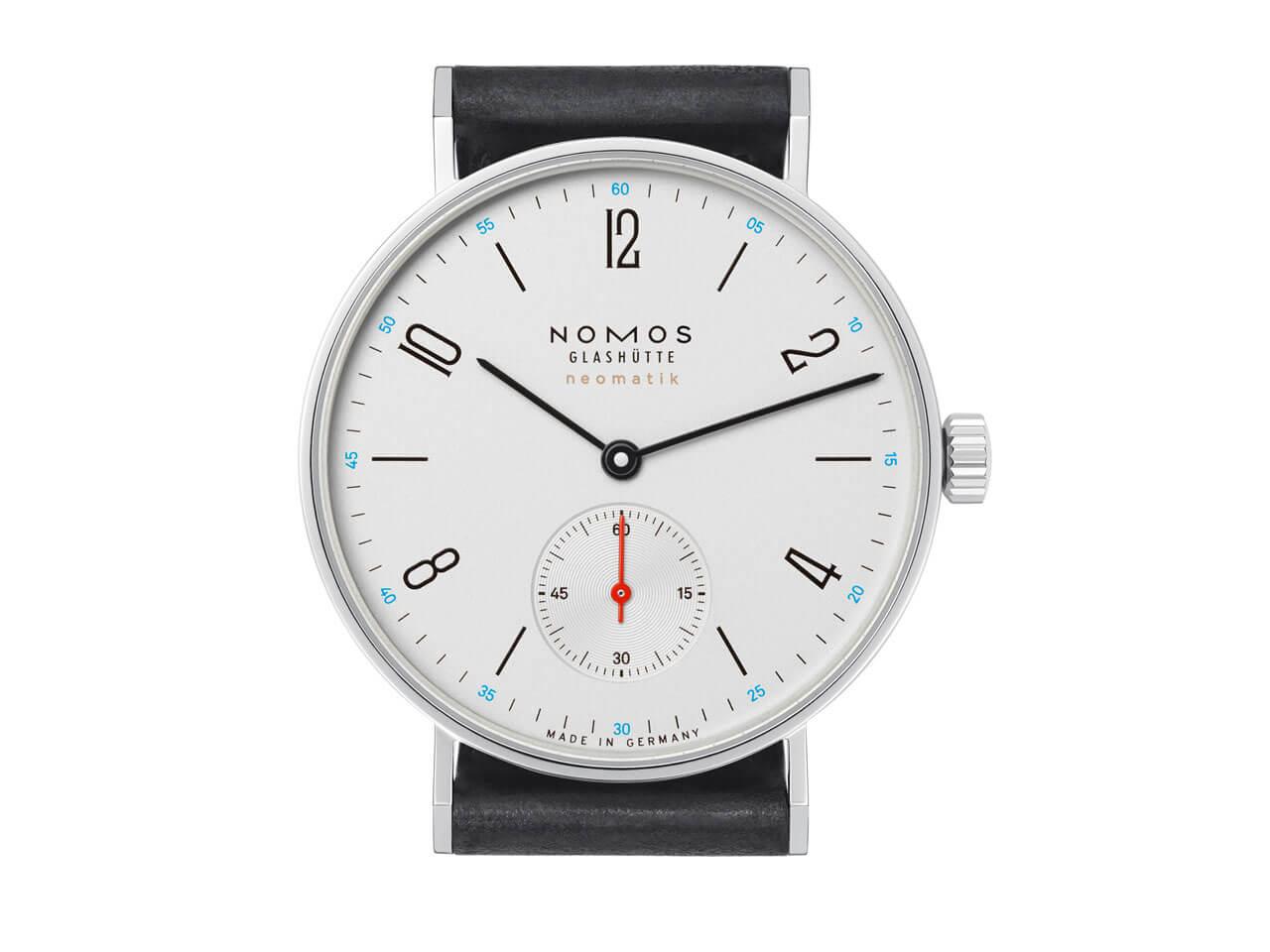 Nomos Glashütte Tangente 35 neomatik Automatik Edelstahl 35mm weißes Zifferblatt schwarzes Lederband – Damenuhren Uhr ohne Datum aus Edelstahl. Das Gehäuse ist rund und silber. Das Lederarmband ist schwarz. Das Zifferblatt ist arabisch Index und silber. – Ansicht 5