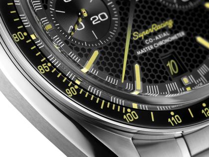 Omega Speedmaster Super Racing Chronograph Automatik Edelstahl 44mm schwarzes Zifferblatt Metallband – Herrenuhren Chronograph aus Edelstahl und Keramik. Das Gehäuse ist rund und silber. Das Edelstahlarmband ist silber. Das Zifferblatt ist ein Index in schwarz. – Ansicht 5