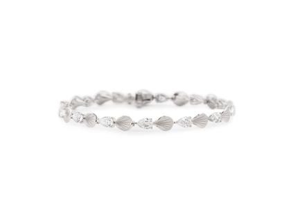 Cammilli Firenze Divina Armreif White Ice mit Brillanten 3,90ct – Armschmuck Armreif aus 750 Weißgold.