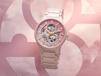 Rado True Round Open Heart Limited Edition Automatik Keramik 40mm rosa Zifferblatt rosa Keramikband – Herrenuhren Uhr ohne Datum aus Keramik und Titan. Das Gehäuse ist rund und rosa. Das Keramikarmband ist rosa. Das Zifferblatt ist ein Index in rosa. – Ansicht 9