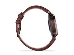 Garmin Lily 2 Smartwatch Aluminium eloxiert 35mm dunkelbronzefarbenes Display bordeauxfarbenes Lederband – Damenuhren Uhr Multifunktion aus eloxiertes Aluminium, Kunststoff und Leder. Das Gehäuse ist rund und rot. Das Lederarmband ist rot. Das Zifferblatt ist digital und rot. – Ansicht 5