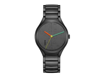 Rado True Round x Les Couleurs Le Corbusier Automatik Keramik 40mm schwarzes Zifferblatt schwarzes Keramikband – Herrenuhren Uhr ohne Datum aus Keramik und Titan. Das Gehäuse ist rund und schwarz. Das Keramikarmband ist schwarz. Das Zifferblatt ist ohne Zeichen und schwarz.