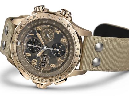 Hamilton Khaki Aviation X-Wind Auto Chrono Edelstahl 45mm Camouflage-Zifferblatt beiges Textilband – Herrenuhren Chronograph aus Edelstahl und PVD beschichtet. Das Gehäuse ist rund und beige. Das Textilarmband ist beige. Das Zifferblatt ist arabisch Index und braun. – Ansicht 2
