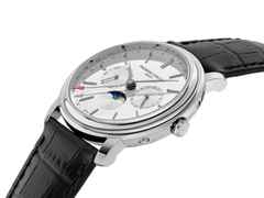 Frederique Constant Classics Index Business Timer Quarz Edelstahl 40mm silbernes Zifferblatt Lederband – Herrenuhren Uhr mit Datum aus Edelstahl und Leder. Das Gehäuse ist rund und silber. Das Lederarmband ist schwarz. Das Zifferblatt ist ein Index in silber. – Ansicht 2