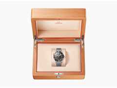 Omega Seamaster Diver 300M Automatik Edelstahl 42mm schwarzes Zifferblatt Metallband – Herrenuhren Uhr ohne Datum aus Aluminium und Edelstahl. Das Gehäuse ist rund und silber. Das Edelstahlarmband ist silber. Das Zifferblatt ist ein Index in schwarz. – Ansicht 7