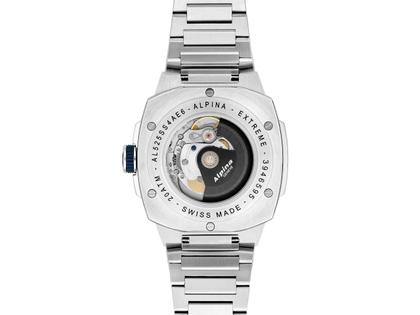 Alpina Alpiner Extreme Automatik Edelstahl 41mm blaues Zifferblatt Metallband – Herrenuhren Uhr mit Datum aus Edelstahl. Das Gehäuse ist rund und silber. Das Kautschuk / Kunststoff / Silikon Armband ist silber. Das Zifferblatt ist ein Index in blau. – Ansicht 3