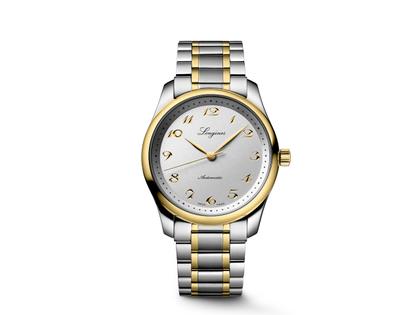 Longines Master Collection Automatik Edelstahl 40mm silberfarbenes Zifferblatt zweifarbiges Metallband – Herrenuhren Uhr ohne Datum aus 750 Gelbgold und Edelstahl. Das Gehäuse ist rund und silber. Das Edelstahlarmband ist silber-gelbgold. Das Zifferblatt ist arabisch und silber.