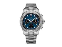 Breitling Avenger B01 Chronograph 42 Automatik Edelstahl 42mm blaues Zifferblatt Metallband – Herrenuhren Chronograph aus Edelstahl. Das Gehäuse ist rund und silber. Das Edelstahlarmband ist silber. Das Zifferblatt ist ein Index in blau.