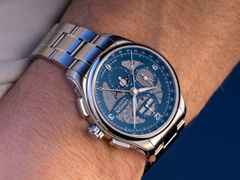 Union Glashütte Belisar Chronograph Mondphase Automatik Edelstahl 42mm blaues Zifferblatt Metallband – Herrenuhren Chronograph aus Edelstahl. Das Gehäuse ist rund und silber. Das Edelstahlarmband ist silber. Das Zifferblatt ist arabisch Index und blau. – Ansicht 11