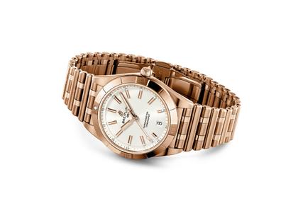 Breitling Chronomat Automatic 36 Rotgold weißes Zifferblatt Metallband – Damenuhren Uhr mit Datum aus Edelstahl. Das Gehäuse ist rund und roségold. Das Goldarmband ist roségold. Das Zifferblatt ist ein Index in weiß. – Ansicht 2