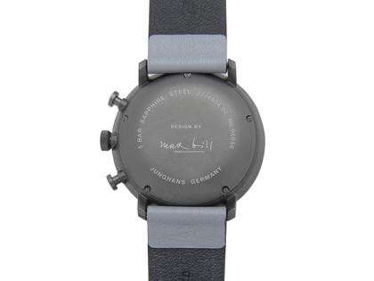 Junghans Max Bill Chronoscope Automatik Edelstahl PVD-Schwarz 40mm weißes Zifferblatt graues Lederband – Herrenuhren Uhr mit Datum aus Edelstahl und PVD beschichtet. Das Gehäuse ist rund und grau. Das Lederarmband ist grau. Das Zifferblatt ist arabisch und weiß. – Ansicht 3