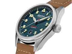 Alpina Startimer Pilot Automatik Edelstahl 40mm blaues Zifferblatt braunes Lederband – Herrenuhren Uhr mit Datum aus Edelstahl und Leder. Das Gehäuse ist rund und silber. Das Lederarmband ist braun. Das Zifferblatt ist arabisch Index und blau. – Ansicht 3
