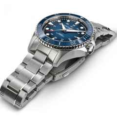Hamilton Khaki Navy Scuba Automatic Edelstahl 43mm blaues Zifferblatt Metallband – Herrenuhren Uhr ohne Datum aus Edelstahl. Das Gehäuse ist rund und silber. Das Edelstahlarmband ist silber. Das Zifferblatt ist ein Index in blau. – Ansicht 4