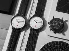 Sternglas Naos Edition Bauhaus III Quarz Edelstahl Schwarz-PVD 38mm weißes Zifferblatt schwarzes Lederband – Herrenuhren Uhr mit Datum aus Edelstahl, Leder und PVD beschichtet. Das Gehäuse ist rund und schwarz. Das Lederarmband ist schwarz. Das Zifferblatt ist arabisch Index und weiß. – Ansicht 10
