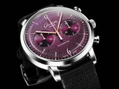 Glashütte Original Sixties Chronograph Jahresedition 2026 Automatik Edelstahl 42mm violettes Zifferblatt schwarzes Textilband – Herrenuhren Chronograph aus Edelstahl. Das Gehäuse ist rund und silber. Das Textilarmband ist schwarz. Das Zifferblatt ist arabisch Index und lila. – Ansicht 5
