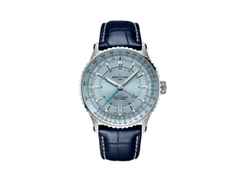 Breitling Navitimer Automatic GMT 41 Chronometer Edelstahl eisblaues Zifferblatt blaues Lederband – Herrenuhren Uhr mit Datum aus Edelstahl. Das Gehäuse ist rund und silber. Das Lederarmband Kroko / Alligator ist blau. Das Zifferblatt ist ein Index in blau.