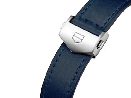 TAG Heuer Carrera Chronograph Tourbillon Automatik Edelstahl 42mm blaues Zifferblatt blaues Lederband – Herrenuhren Chronograph aus Edelstahl und Leder. Das Gehäuse ist rund und silber. Das Lederarmband ist blau. Das Zifferblatt ist ein Index in blau. – Ansicht 7