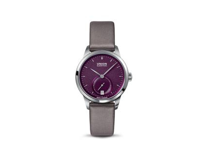 Union Glashütte 1893 Johannes Dürrstein Edition Kleine Sekunde Automatik Edelstahl 34mm violettes Zifferblatt graues Lederband – Damenuhren Uhr mit Datum aus Edelstahl und Leder. Das Gehäuse ist rund und silber. Das Lederarmband ist grau. Das Zifferblatt ist ein Index in lila.