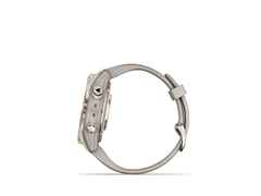 Garmin epix Pro Sapphire Edelstahl softgold beschichtet 42 mm Kautschukband beige – Herrenuhren Uhr Multifunktion aus DLC beschichtet, Edelstahl und Kautschuk. Das Gehäuse ist rund und beige. Das Kautschuk / Kunststoff / Silikon Armband ist beige. Das Zifferblatt ist digital und schwarz. – Ansicht 5