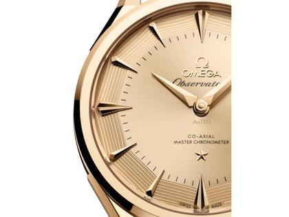 Omega Constellation Observatory Automatik Gelbgold 39mm goldenes Zifferblatt Goldband – Herrenuhren Uhr ohne Datum aus 750 Gelbgold. Das Gehäuse ist rund und gelbgold. Das Goldarmband ist gelbgold. Das Zifferblatt ist ein Index in gelbgold. – Ansicht 4