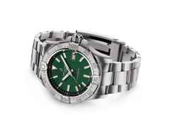 Breitling Avenger Automatik 42 Edelstahl grünes Zifferblatt Metallband – Herrenuhren Uhr mit Datum aus Edelstahl. Das Gehäuse ist rund und silber. Das Edelstahlarmband ist silber. Das Zifferblatt ist ein Index in grün. – Ansicht 3
