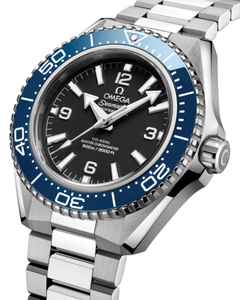 Omega Seamaster Planet Ocean 600M Automatik Edelstahl 42mm schwarzes Zifferblatt blaue Keramiklünette Metallband – Herrenuhren Uhr ohne Datum aus Edelstahl und Keramik. Das Gehäuse ist rund und silber. Das Edelstahlarmband ist silber. Das Zifferblatt ist arabisch Index und schwarz. – Ansicht 2