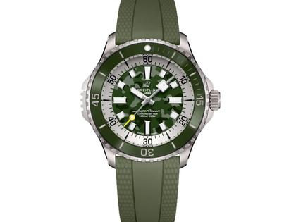Breitling Superocean Automatic 46 Superdiver Titan grünes Camouflage-Zifferblatt grünes Kautschukband – Herrenuhren Uhr ohne Datum aus Eisen, Kautschuk, Keramik und Titan. Das Gehäuse ist rund und silber. Das Kautschuk / Kunststoff / Silikon Armband ist grün. Das Zifferblatt ist ein Index in grün.