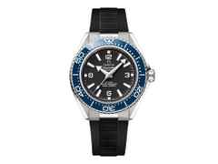 Omega Seamaster Planet Ocean 600M Automatik Edelstahl 42mm schwarzes Zifferblatt blaue Keramiklünette Kautschukband – Herrenuhren Uhr ohne Datum aus Edelstahl und Keramik. Das Gehäuse ist rund und silber. Das Kautschuk / Kunststoff / Silikon Armband ist schwarz. Das Zifferblatt ist arabisch Index und schwarz.