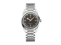 Omega Seamaster Railmaster Automatik Edelstahl 38mm schwarzes Zifferblatt Metallband Die 1957 Trilogy – Herrenuhren Uhr ohne Datum aus Edelstahl. Das Gehäuse ist rund und silber. Das Edelstahlarmband ist silber. Das Zifferblatt ist arabisch Index und schwarz.