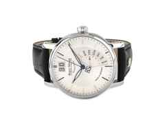 Bruno Söhnle Glashütte Pesaro I Quarz Edelstahl 43mm silbernes Zifferblatt Lederband 17-13073-241 Full Set Occasion – Herrenuhren Uhr mit Datum aus Edelstahl. Das Gehäuse ist rund und silber. Das Lederarmband ist braun. Das Zifferblatt ist ein Index in silber.