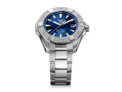 TAG Heuer Aquaracer Professional 200 Solargraph Quarz Edelstahl 40mm blaues Zifferblatt Metallband – Herrenuhren Uhr mit Datum aus Edelstahl. Das Gehäuse ist rund und silber. Das Edelstahlarmband ist silber. Das Zifferblatt ist ein Index in blau. – Ansicht 3