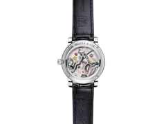 H. Moser & Cie. Endeavour Perpetual Calendar Grau Fumé Handaufzug Weißgold 40,8mm graues Zifferblatt braunes Lederband – Herrenuhren Uhr mit Kalender aus 750 Weißgold. Das Gehäuse ist rund und silber. Das Lederarmband ist braun. Das Zifferblatt ist ein Index in grau. – Ansicht 2