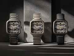Rado True Square Skeleton Automatik Keramik 38mm skelettiertes Zifferblatt schwarzes Keramikband – Herrenuhren Uhr ohne Datum aus Keramik und Titan. Das Gehäuse ist quadratisch und grau. Das Keramikarmband ist schwarz. Das Zifferblatt ist skelettiert und schwarz. – Ansicht 7