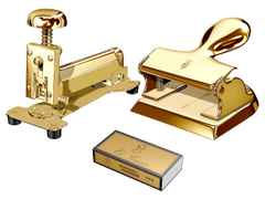 El Casco Geschenkset Locher und Tischhefter vergoldet – Büroaccessoires Büroset in gelbgold und vergoldet.