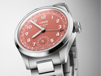 Oris Big Crown Pointer Date Calibre 403 Automatik Edelstahl 40mm rosa Zifferblatt Metallband – Herrenuhren Uhr mit Datum aus Edelstahl. Das Gehäuse ist rund und silber. Das Edelstahlarmband ist silber. Das Zifferblatt ist arabisch und rosa. – Ansicht 2