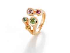 A. Odenwald Karlotta Ring Gelbgold mit farbigen Saphiren – Ringe Ring mit Besatz aus 750 Gelbgold.