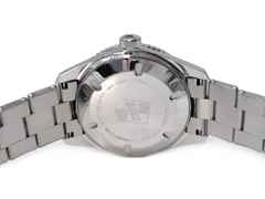 Oris Divers Sixty-Five Automatik Edelstahl 40mm graues Zifferblatt Metallband 01 733 7707 4053-07 8 20 18 Full Set Occasion – Herrenuhren Uhr ohne Datum aus Edelstahl. Das Gehäuse ist rund und silber. Das Edelstahlarmband ist silber. Das Zifferblatt ist ein Index in grau. – Ansicht 3