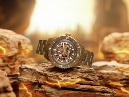 Rado Captain Cook High-Tech Ceramic Skeleton Automatik Keramik 43mm graues Zifferblatt olivgrünes Keramikband – Herrenuhren Uhr ohne Datum aus Edelstahl, Keramik, PVD beschichtet und Titan. Das Gehäuse ist rund und grau. Das Keramikarmband ist grau. Das Zifferblatt ist ein Index in grau. – Ansicht 7