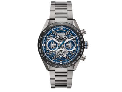 TAG Heuer Carrera Chronograph Extreme Sport Automatik Titan 44mm skelettiertes Zifferblatt Metallband – Herrenuhren Chronograph aus Keramik und Titan. Das Gehäuse ist rund und silber. Das Edelstahlarmband ist silber. Das Zifferblatt ist skelettiert und blau.