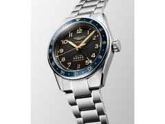 Longines Spirit Zulu Time Automatik Edelstahl 39mm schwarzes Zifferblatt Metallband – Herrenuhren Uhr mit Datum aus Edelstahl. Das Gehäuse ist rund und silber. Das Edelstahlarmband ist silber. Das Zifferblatt ist arabisch Index und schwarz. – Ansicht 2