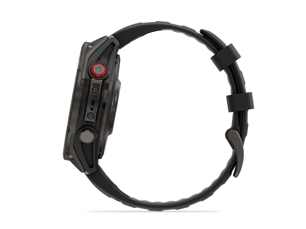 Garmin fenix 8 Pro 47mm AMOLED faserverstärktes Polymer und Titan DLC-Carbongrau digitales Zifferblatt schwarzes Silikonband – Herrenuhren Uhr Multifunktion aus DLC beschichtet, Kunststoff und Titan. Das Gehäuse ist rund und grau. Das Kautschuk / Kunststoff / Silikon Armband ist schwarz. Das Zifferblatt ist digital und schwarz. – Ansicht 4