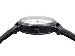 Mühle Glashütte Teutonia II Kleine Sekunde Midnight Limited Edition Automatik Edelstahl 41mm silbernes Zifferblatt schwarzes Lederband – Herrenuhren Uhr mit Datum aus Edelstahl und Leder. Das Gehäuse ist rund und schwarz. Das Lederarmband ist schwarz. Das Zifferblatt ist ein Index in silber. – Ansicht 4