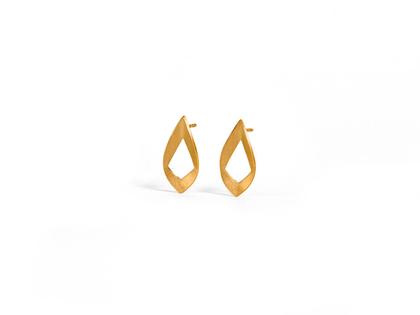 Jutta Ulland Der Drache und der edle Schliff Ohrstecker Navette Silber gelbgoldplattiert und mattiert – Ohrschmuck Ohrstecker aus 925 Silber und und vergoldet.