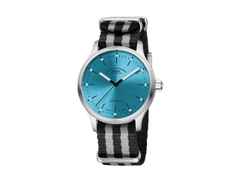 Mühle Glashütte Panova Türkisblau Automatik Edelstahl 40mm schwarz-weißes Textilband – Herrenuhren Uhr ohne Datum aus Edelstahl. Das Gehäuse ist rund und silber. Das Textilarmband ist schwarz. Das Zifferblatt ist ein Index in blau.