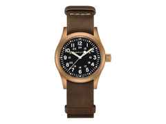 Hamilton Khaki Field Mechanical Handaufzug Bronze 38mm schwarzes Zifferblatt braunes Lederband – Herrenuhren Uhr ohne Datum aus Bronze. Das Gehäuse ist rund und braun. Das Lederarmband ist braun. Das Zifferblatt ist arabisch Index und braun.