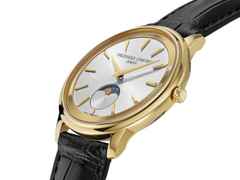 Frederique Constant Classics Moneta Moonphase Quarz Edelstahl Gelbgold-PVD 37mm weißes Zifferblatt schwarzes Lederband – Herrenuhren Uhr ohne Datum aus Edelstahl, Leder und PVD beschichtet. Das Gehäuse ist rund und gelbgold. Das Lederarmband Kroko / Alligator ist schwarz. Das Zifferblatt ist ein Index in weiß. – Ansicht 4