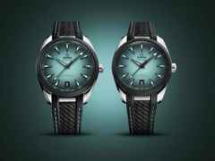 Omega Seamaster Aqua Terra 150M Automatik Edelstahl 41mm türkisfarbenes Zifferblatt schwarzes Kautschukband – Herrenuhren Uhr mit Datum aus Edelstahl, Kautschuk und Keramik. Das Gehäuse ist rund und silber. Das Kautschuk / Kunststoff / Silikon Armband ist schwarz. Das Zifferblatt ist ein Index in türkis. – Ansicht 2