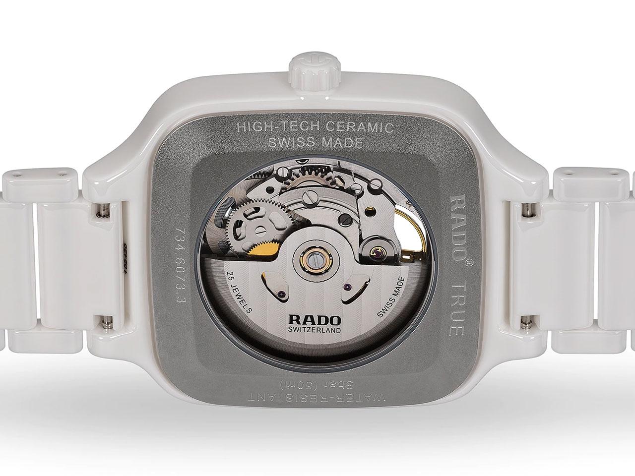 Rado True Square Automatik Keramik weiß Open Heart Keramikband – Herrenuhren Uhr ohne Datum aus Keramik. Das Gehäuse ist quadratisch und weiß. Das Keramikarmband ist weiß. Das Zifferblatt ist skelettiert und weiß. – Ansicht 3