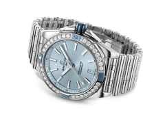 Breitling Super Chronomat Automatic 38 Edelstahl blaues Zifferblatt Metallband – Damenuhren Uhr mit Datum aus Edelstahl und Keramik. Das Gehäuse ist rund und silber. Das Edelstahlarmband ist silber. Das Zifferblatt ist ein Index in blau. – Ansicht 2